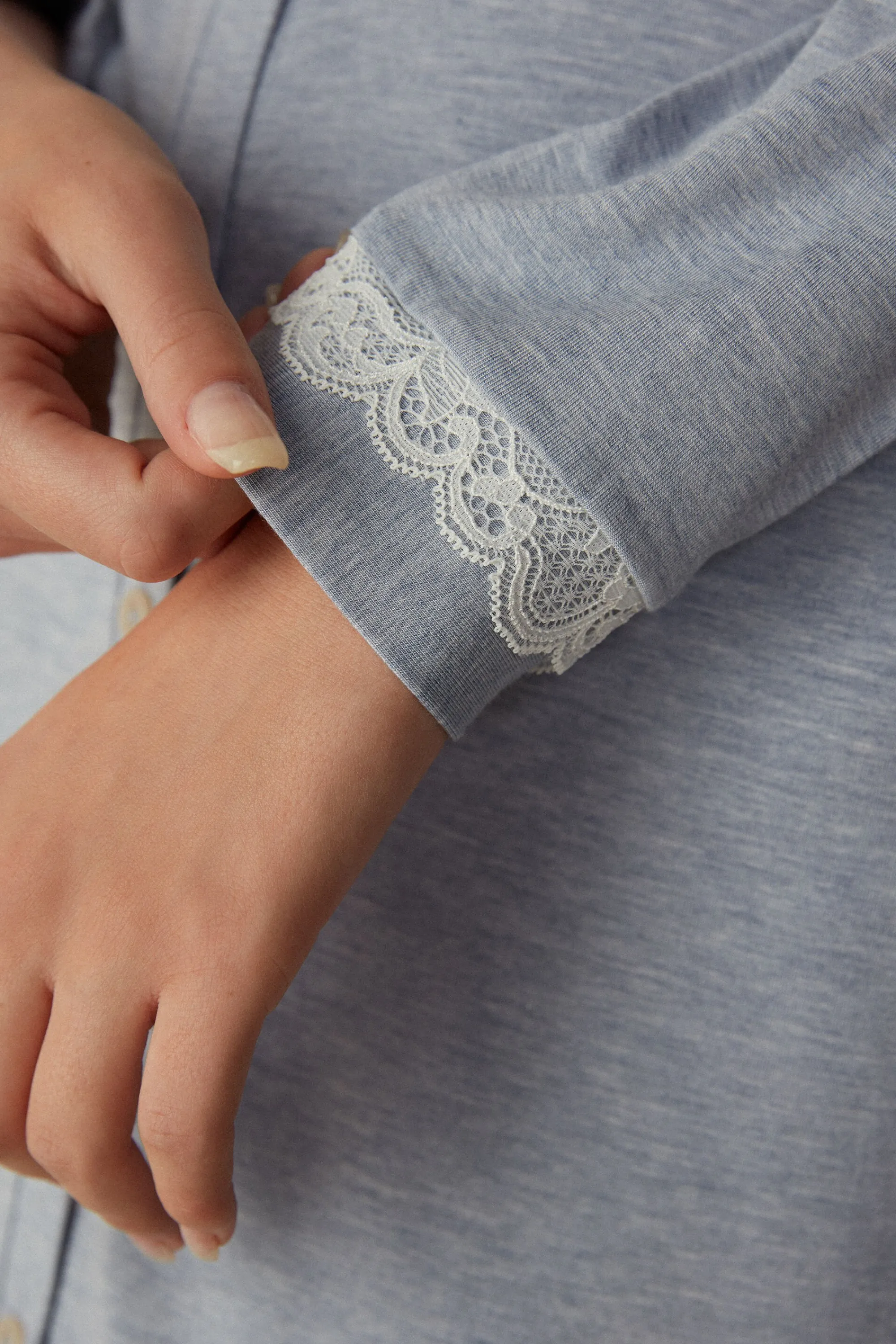 Intimissimi Camicia da Notte Aperta con Dettagli in Pizzo