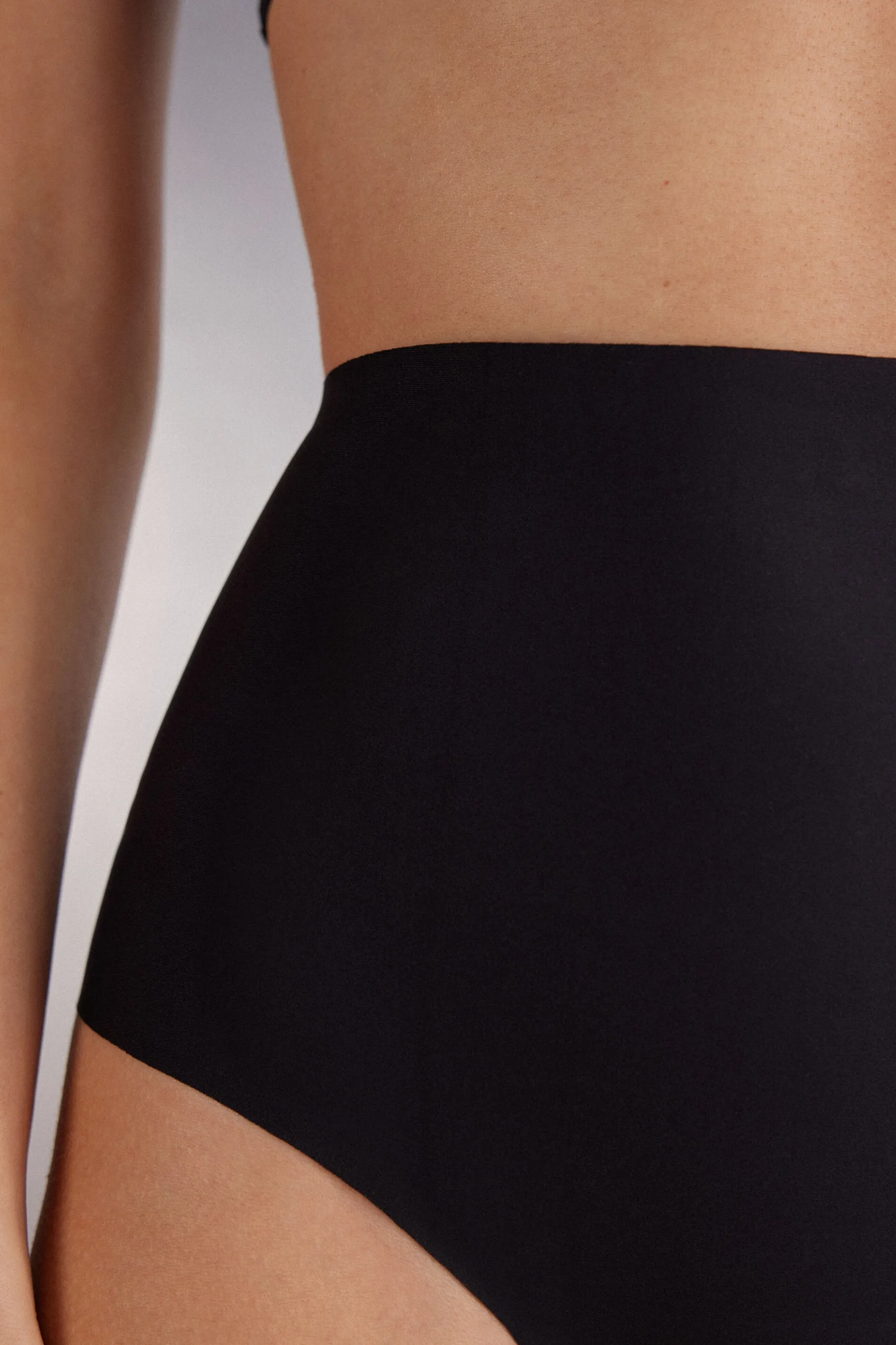 Intimissimi Culotte Brasilianata in Microfibra a Taglio Vivo