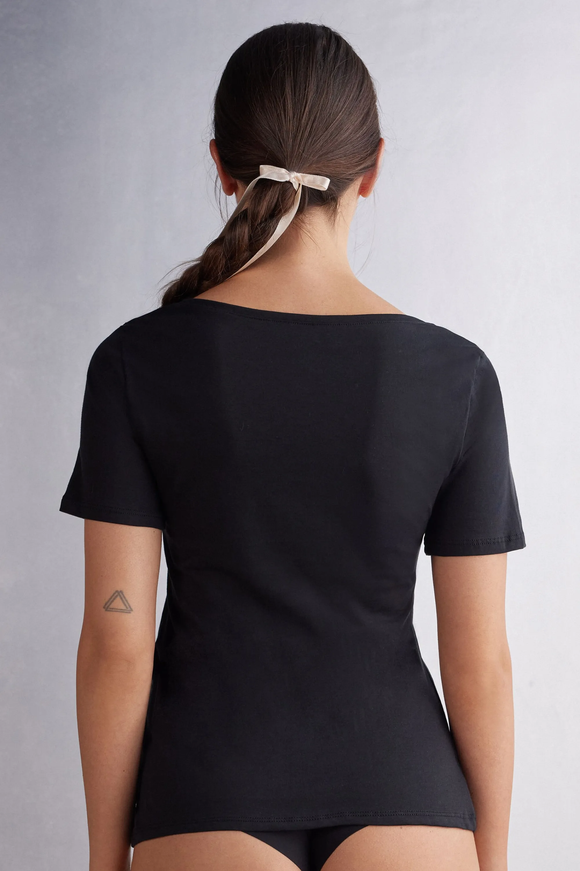 Intimissimi Maglia Manica Corta con Scollo a Madonna in Cotone Ultrafresh