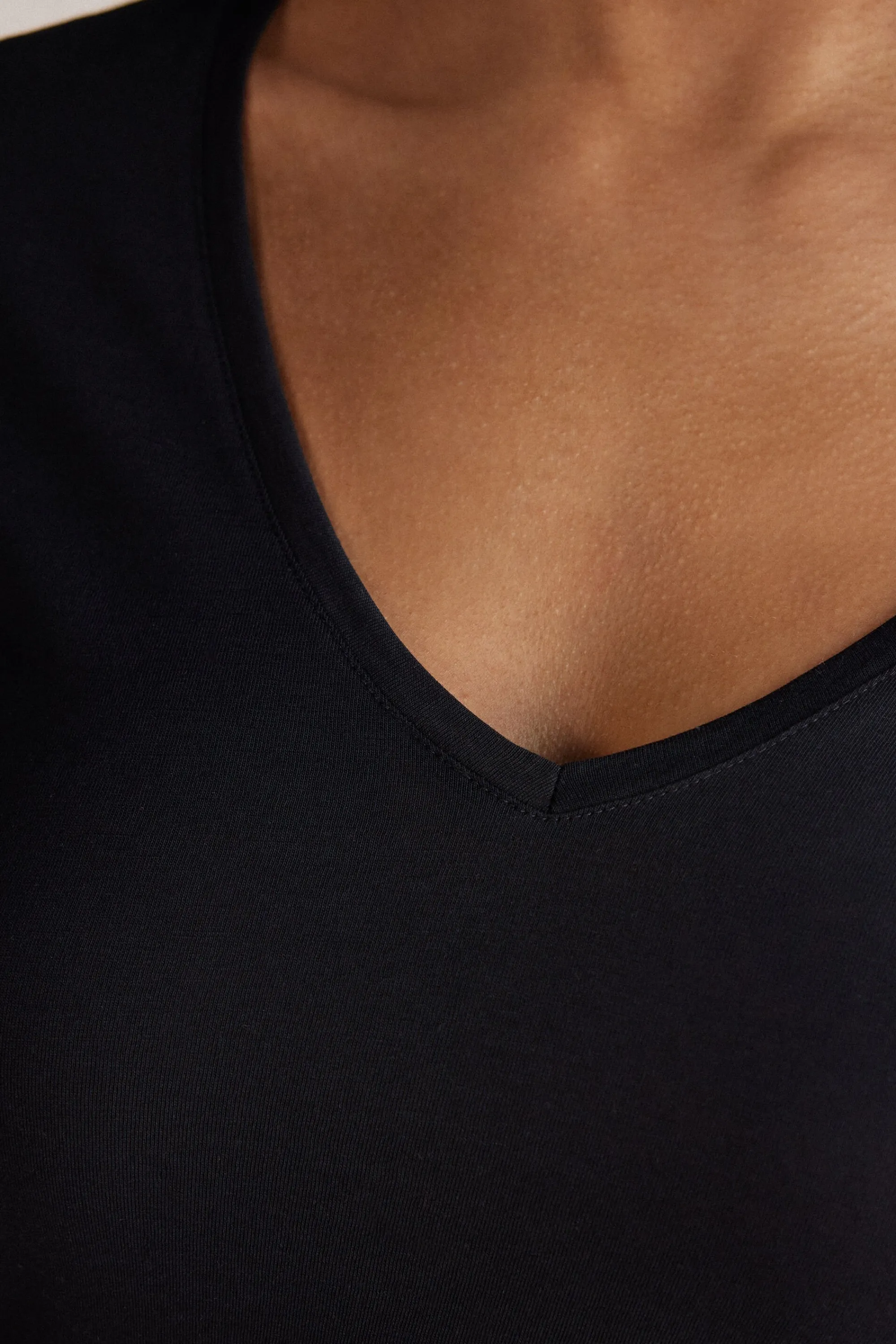 Intimissimi Maglia Manica Corta con Scollo a V in Cotone Ultrafresh