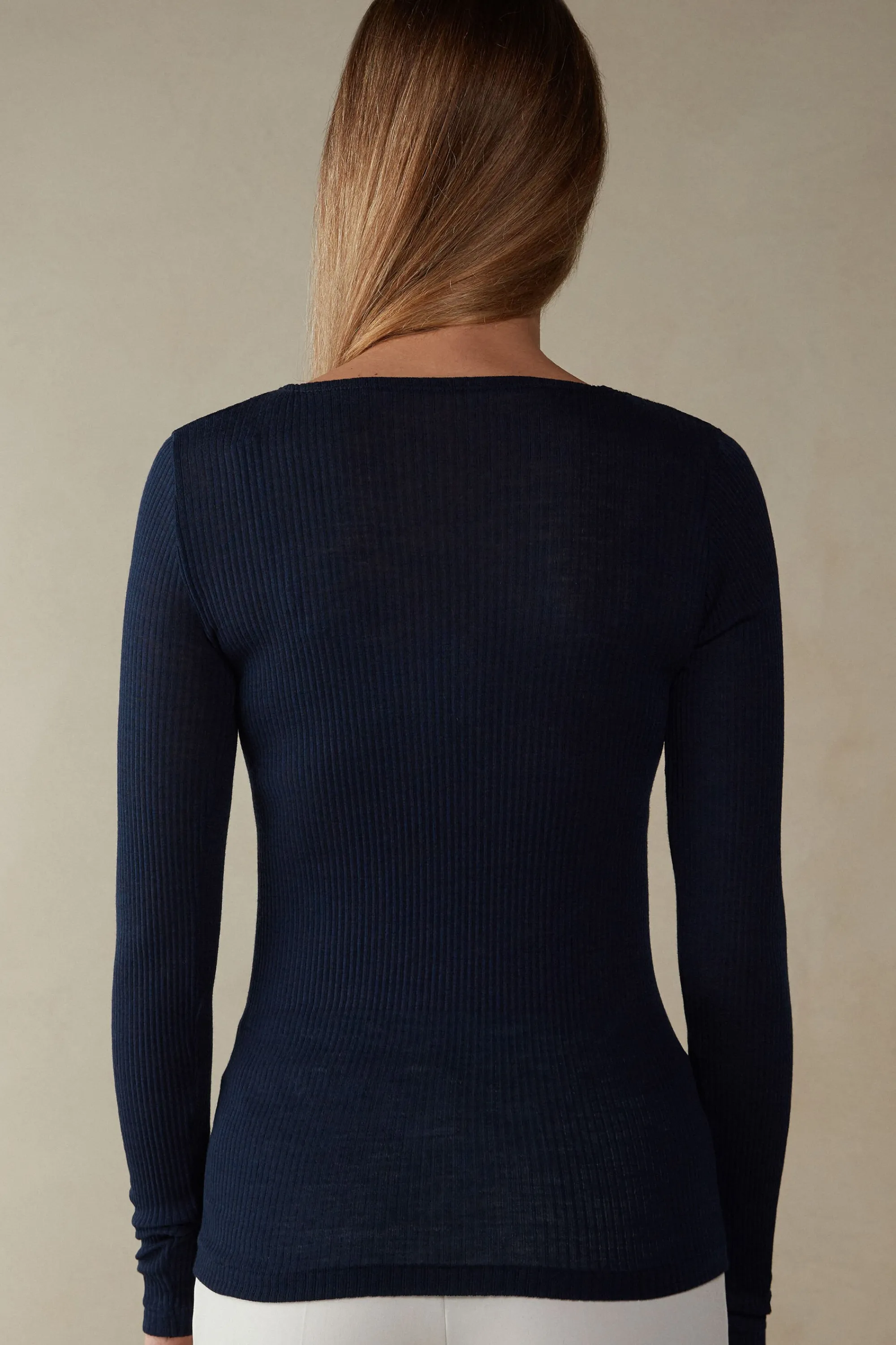 Intimissimi Maglia Manica Lunga a Girocollo Ampio in Lana e Seta